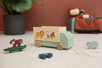 houten vrachtwagen met dieren 