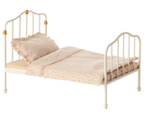 Vintage Bed Mouse Off White | Maileg